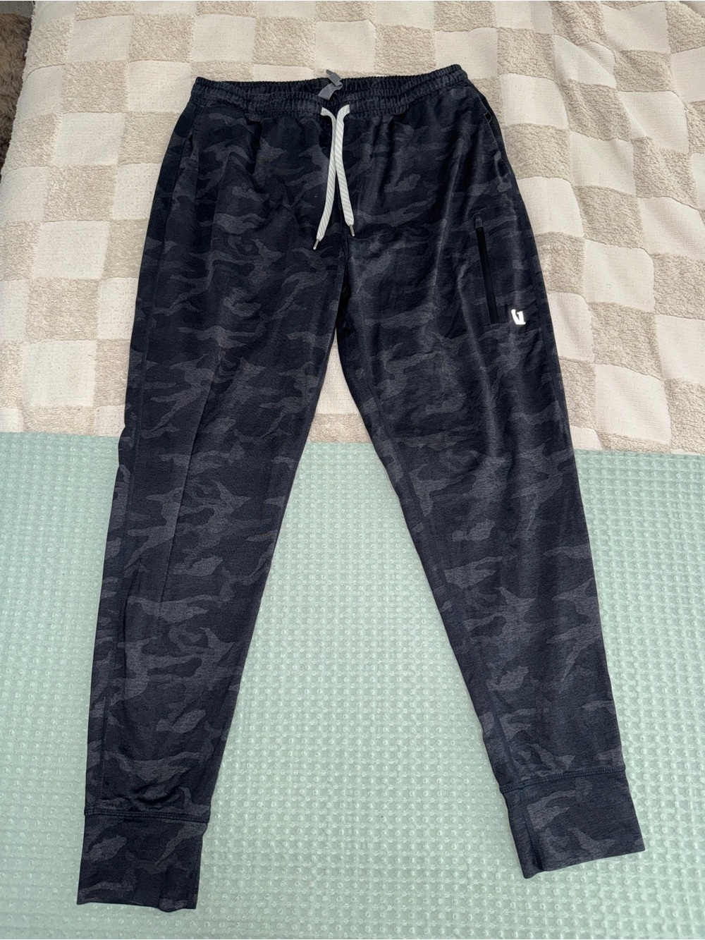 Vuori Sunday Performance Joggers size Medium